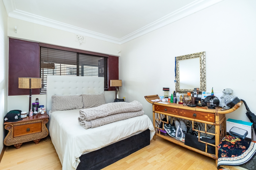 3 Bedroom Property for Sale in Sea Point Western Cape